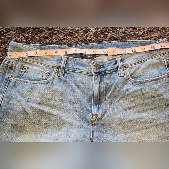 J CREW Selvedged Medium Wash DIstressed Cuffed Women's Denim Short Sz. 30** - Picture 3 of 9